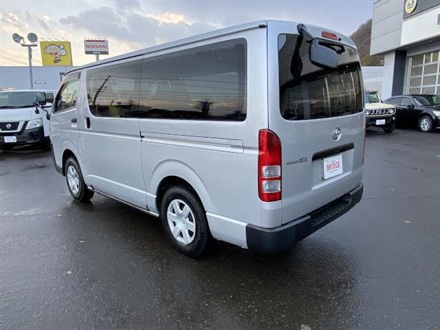 TOYOTA REGIUSACE van 4WD 2015