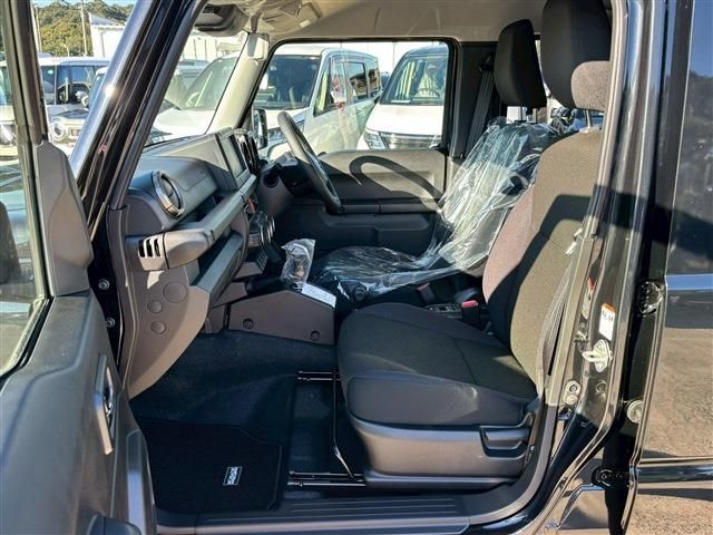 SUZUKI JIMNY NOMADE 2025