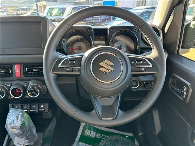 SUZUKI JIMNY NOMADE 2025