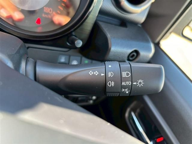 SUZUKI JIMNY NOMADE 2025