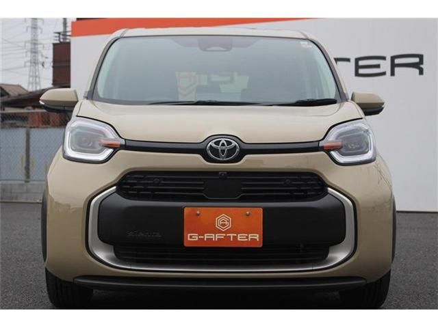 TOYOTA SIENTA HYBRID 2023