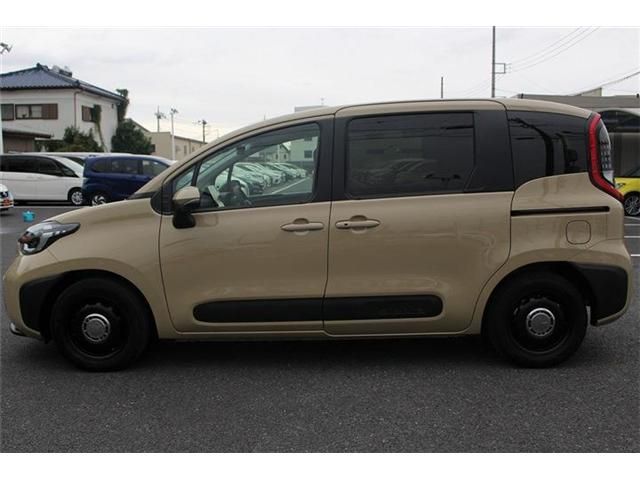 TOYOTA SIENTA HYBRID 2023