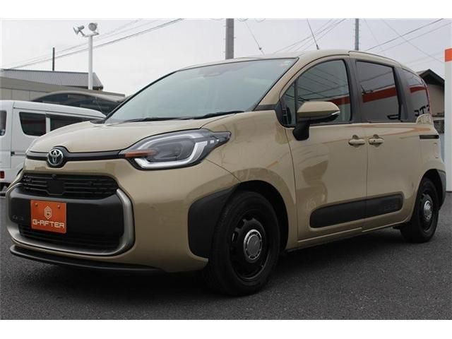 TOYOTA SIENTA HYBRID 2023