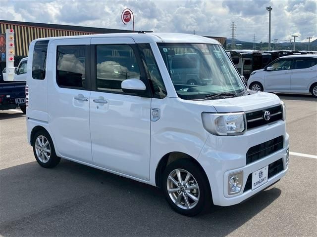 TOYOTA PIXIS MEGA 2022