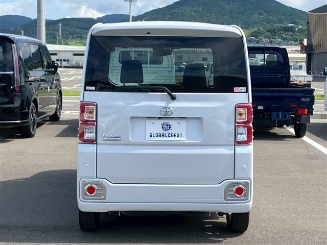 TOYOTA PIXIS MEGA 2022