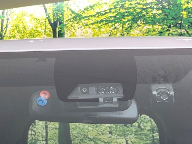 TOYOTA VOXY 4WD 2017