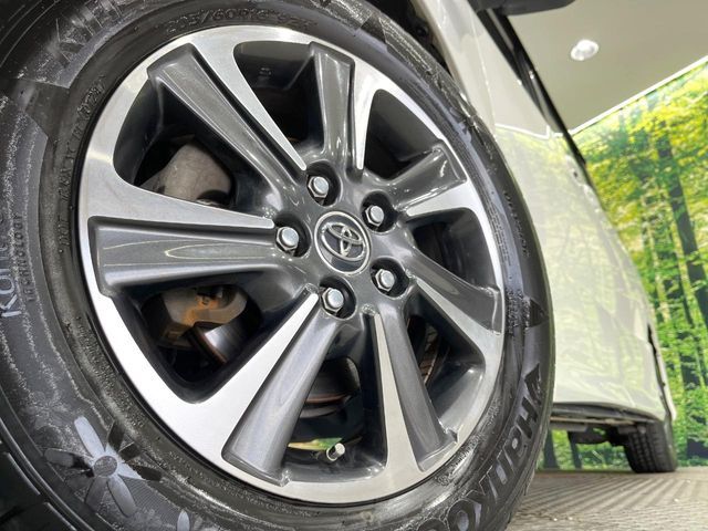 TOYOTA VOXY 4WD 2017