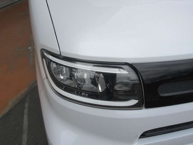 DAIHATSU TANTO 4WD 2019