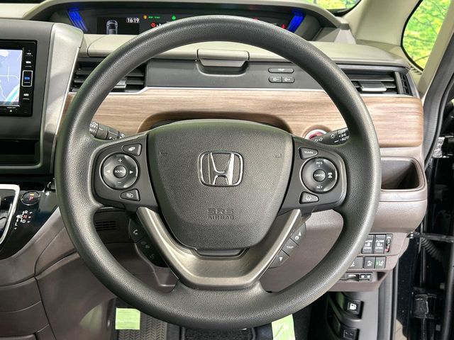 HONDA FREED HYBRID 2022