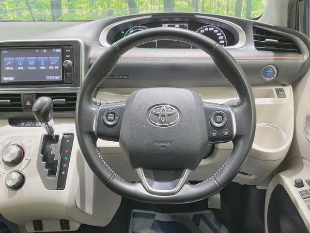 TOYOTA SIENTA HYBRID 2017