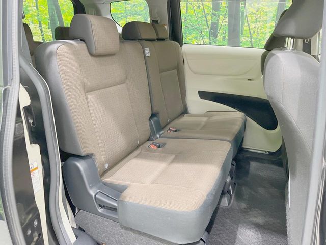 TOYOTA SIENTA HYBRID 2017