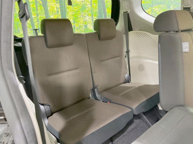 TOYOTA SIENTA HYBRID 2017