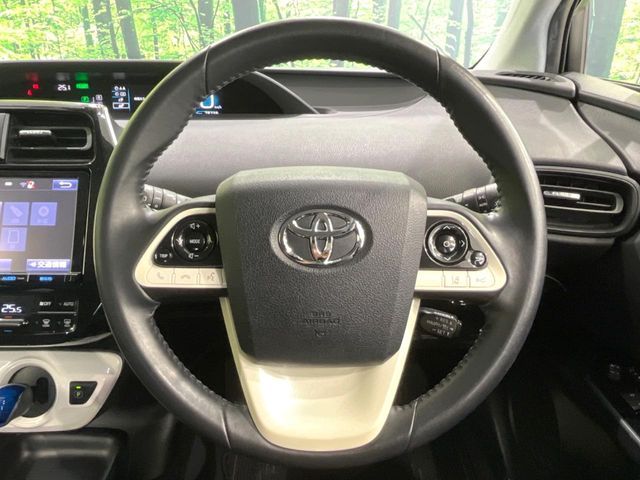 TOYOTA PRIUS 2016