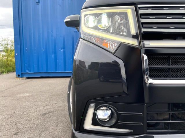 DAIHATSU MOVE CUSTOM 2015