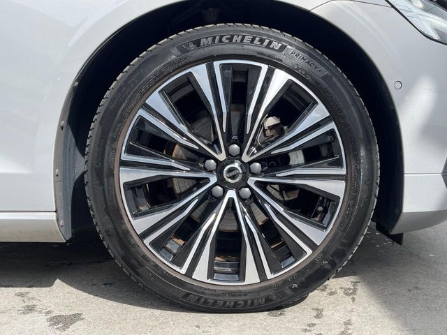 VOLVO VOLVO V60 2023