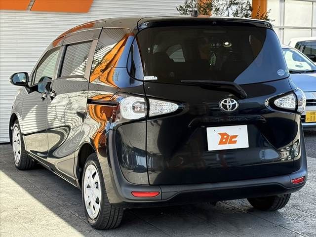 TOYOTA SIENTA 2016