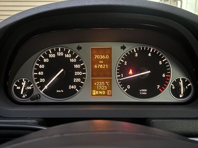 MERCEDES BENZ MERCEDES BENZ B class 2010