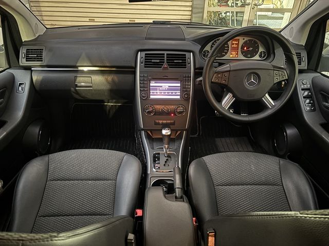 MERCEDES BENZ MERCEDES BENZ B class 2010