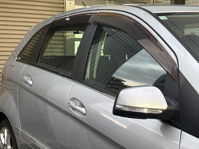 MERCEDES BENZ MERCEDES BENZ B class 2010