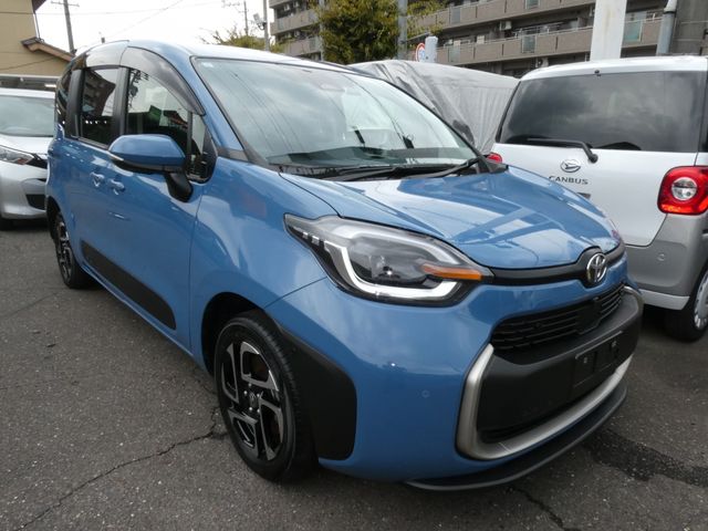 TOYOTA SIENTA HYBRID 2023