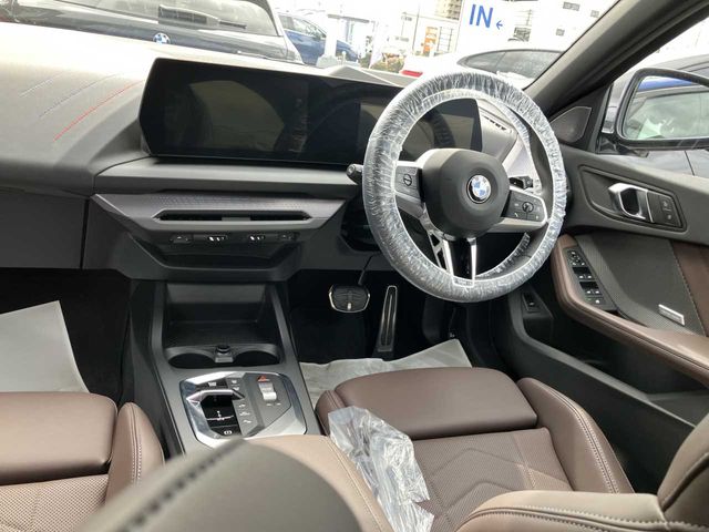 BMW BMW 1series 2025