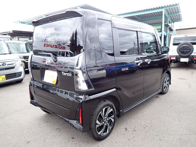 DAIHATSU TANTO CUSTOM 2025