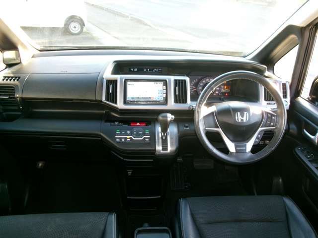 HONDA STEPWAGON SPADA 2013