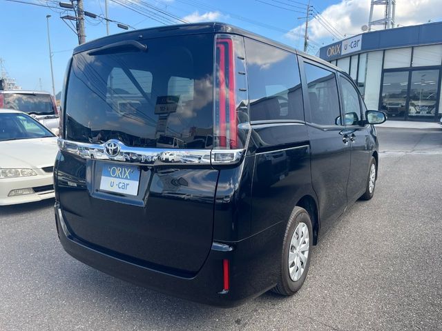 TOYOTA NOAH 2020