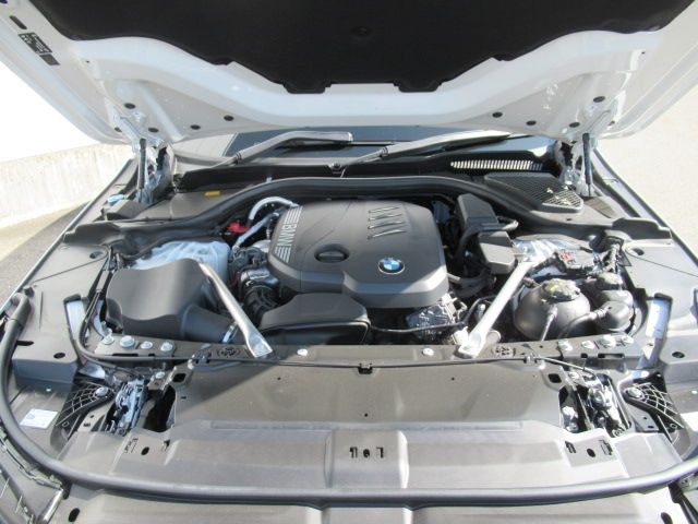 BMW BMW 5series sedan 2025