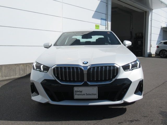 BMW BMW 5series sedan 2025