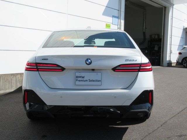 BMW BMW 5series sedan 2025