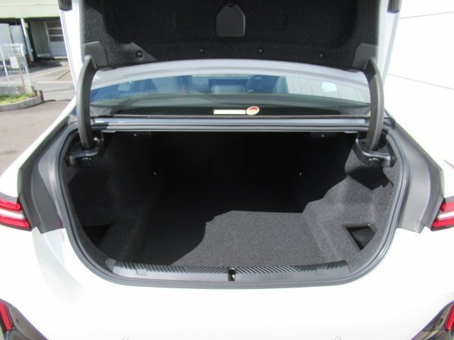 BMW BMW 5series sedan 2025