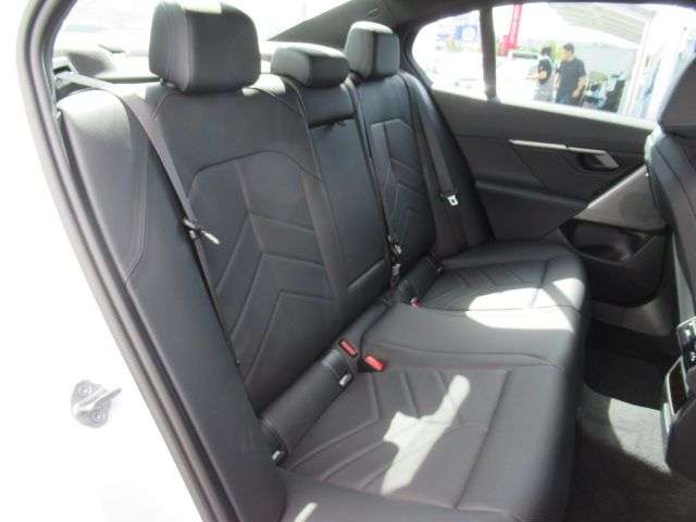 BMW BMW 5series sedan 2025