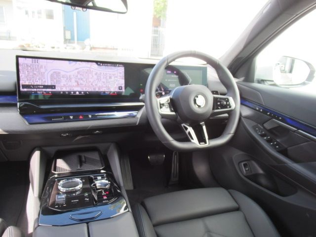 BMW BMW 5series sedan 2025