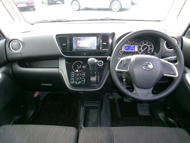 NISSAN DAYZ ROOX 2014