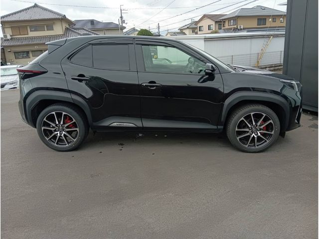 TOYOTA YARIS CROSS HYBRID 2023