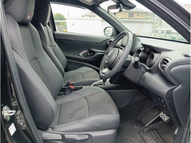 TOYOTA YARIS CROSS HYBRID 2023