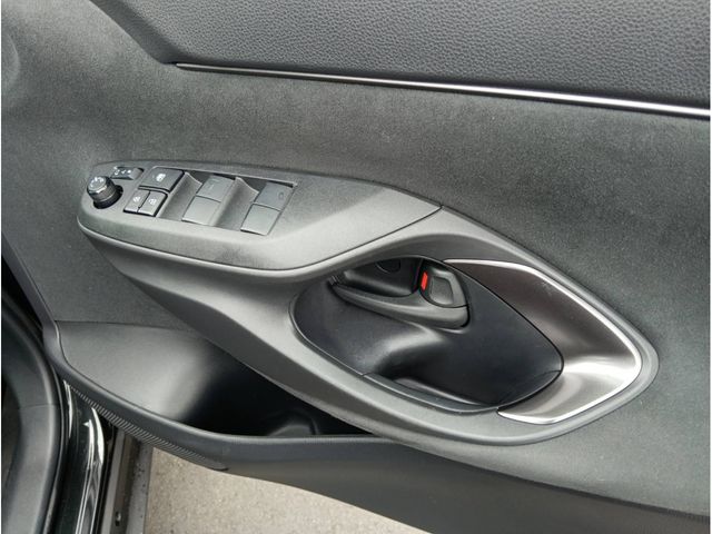 TOYOTA YARIS CROSS HYBRID 2023