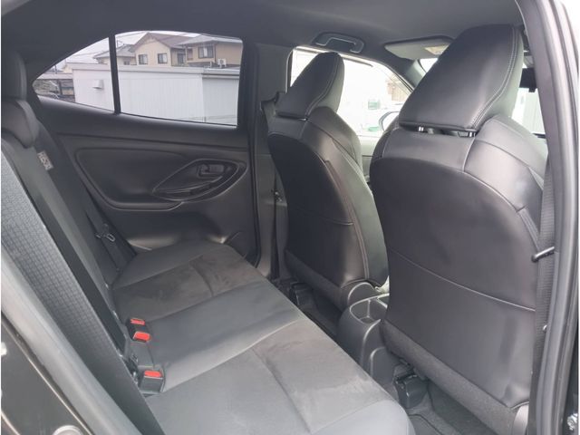 TOYOTA YARIS CROSS HYBRID 2023