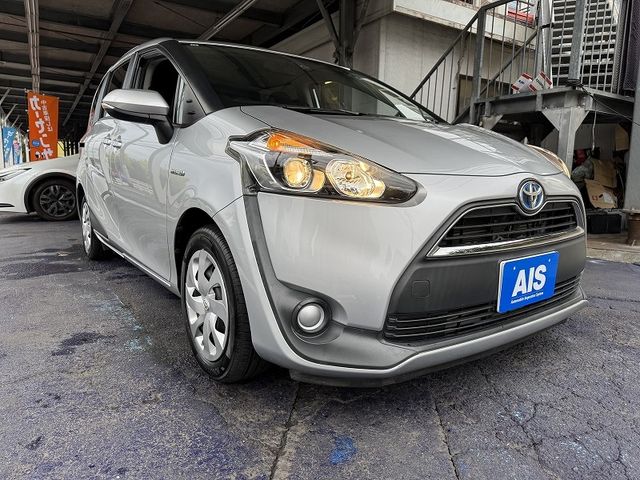 TOYOTA SIENTA HYBRID 2017