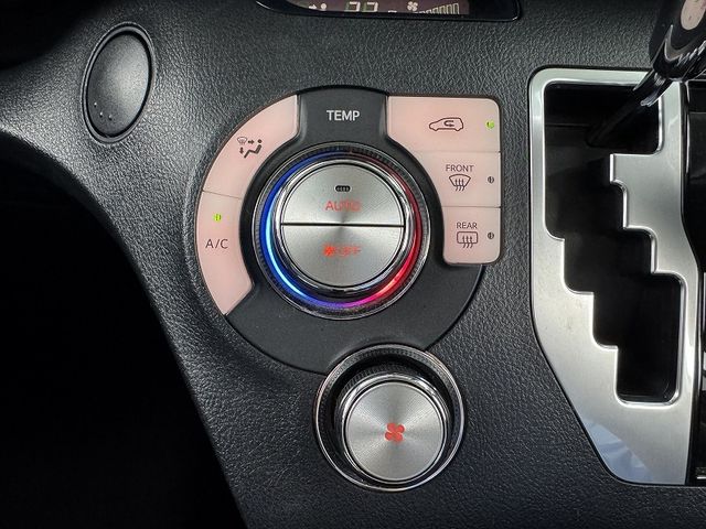 TOYOTA SIENTA HYBRID 2017