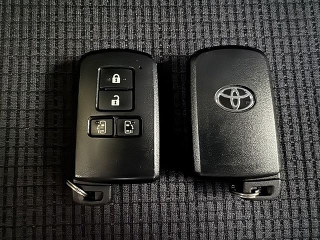 TOYOTA SIENTA HYBRID 2017