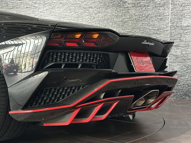 LAMBORGHINI LAMBORGHINI Aventador Roadster 2019