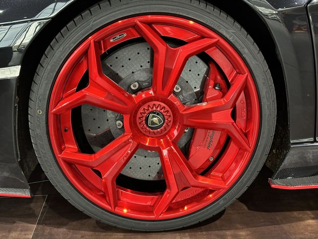 LAMBORGHINI LAMBORGHINI Aventador Roadster 2019