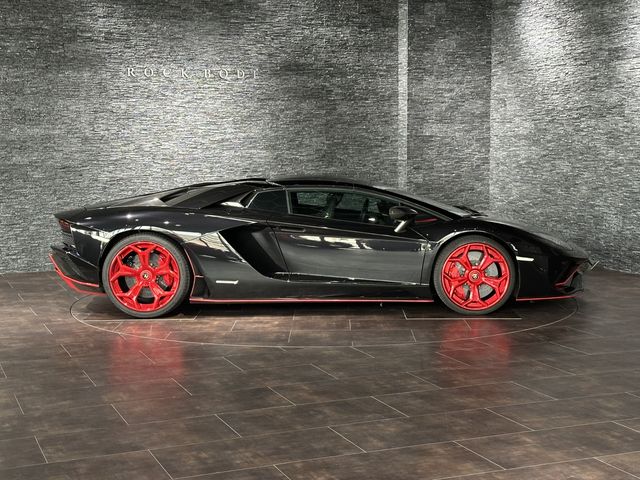 LAMBORGHINI LAMBORGHINI Aventador Roadster 2019