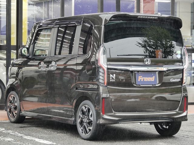 HONDA N BOX CUSTOM 2020