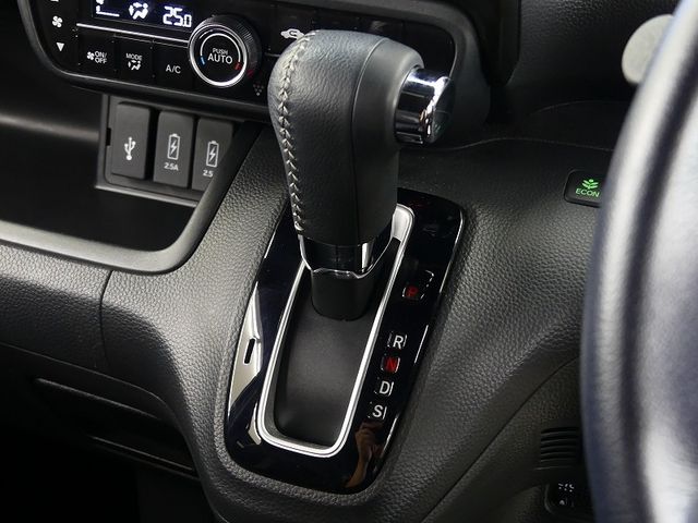 HONDA N BOX CUSTOM 2020