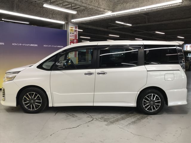 TOYOTA VOXY 2015
