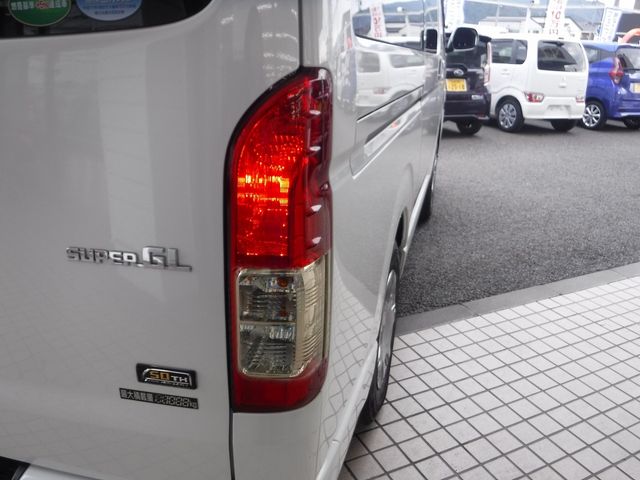 TOYOTA HIACE van 4WD 2019