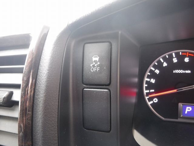 TOYOTA HIACE van 4WD 2019